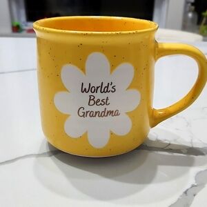 "World's Best Grandma" Ceramic Yellow Mug, NWT💛🎉